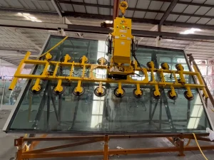 Electric glass vacuum lifter with 90 degree electric flip