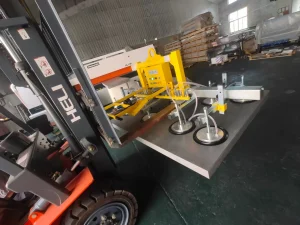 Forklift vacuum sheet lifter for mobile plate transfer