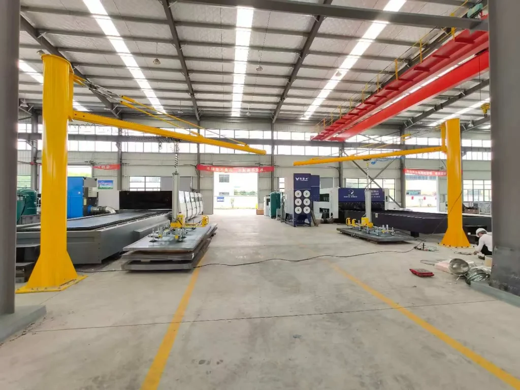 Pneumatic vacuum sheet metal lifter – image 2