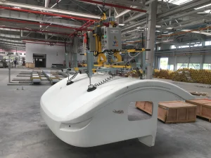 Vacuum lifter for RV fiberglass front cap installation