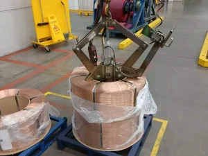 Vacuum lifter for slit coils and split strips