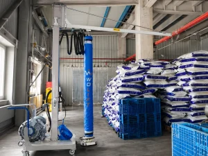 Vacuum tube lifter for bag palletizing and depalletizing