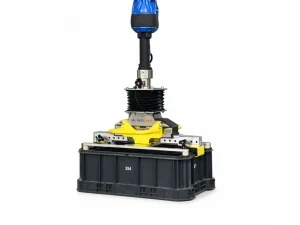 WOLIFT lifter gripping a plastic crate with stable surface
