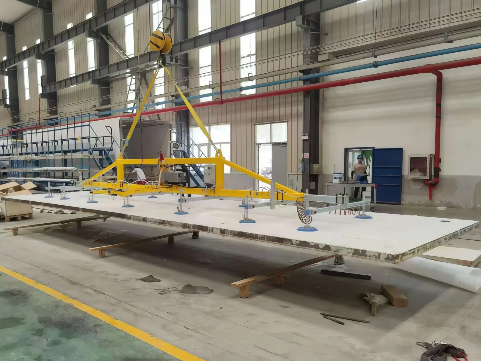 Composite panel handling vacuum lifter cases for sandwich panels cladding panels and wall panels